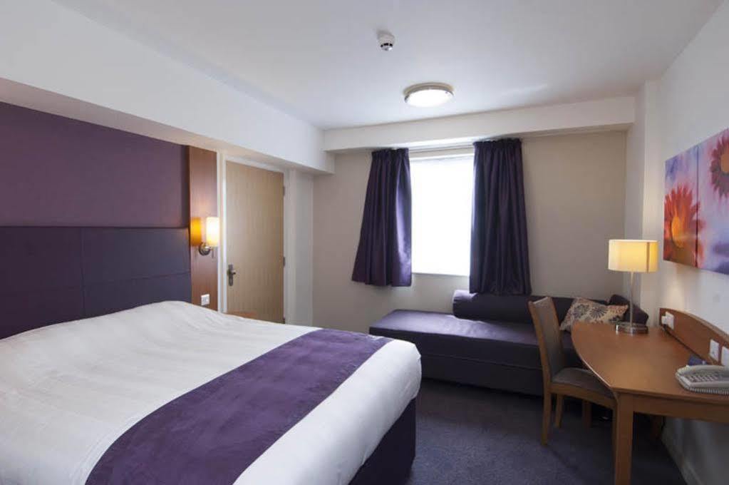 Premier Inn London Дагенем Екстер'єр фото