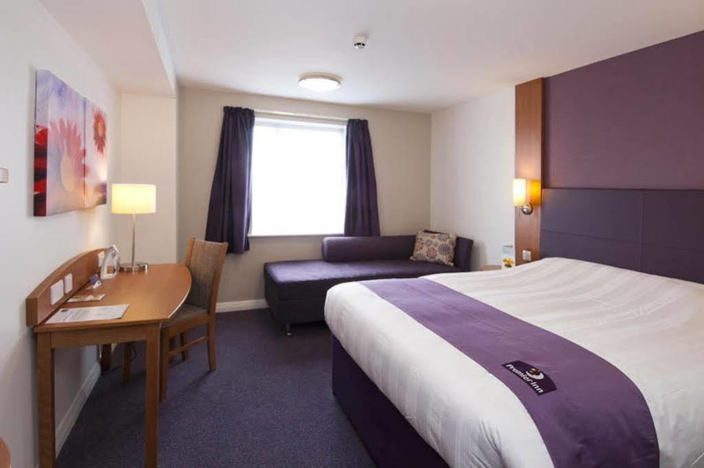 Premier Inn London Дагенем Екстер'єр фото