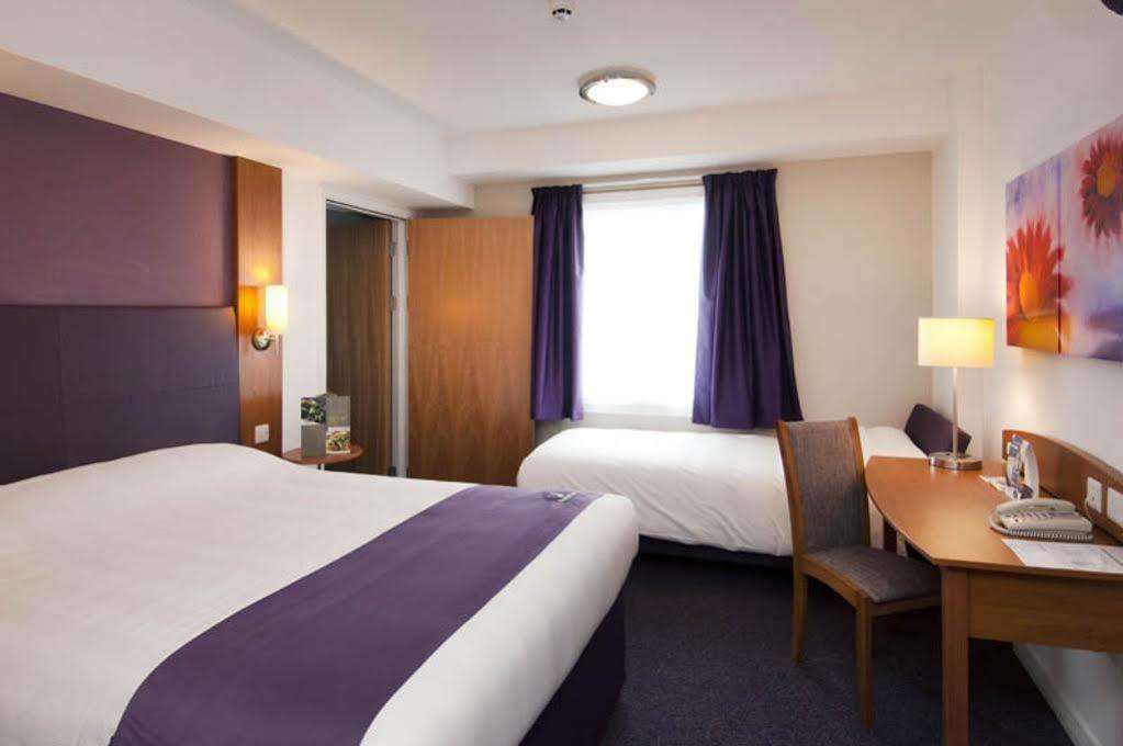 Premier Inn London Дагенем Екстер'єр фото